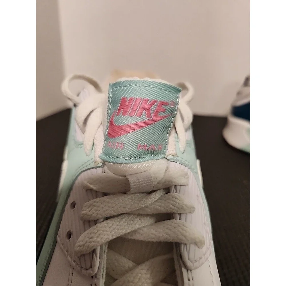 Size 7Y (GS) - Nike Air Max 90 Low Green - Picture 9 of 10